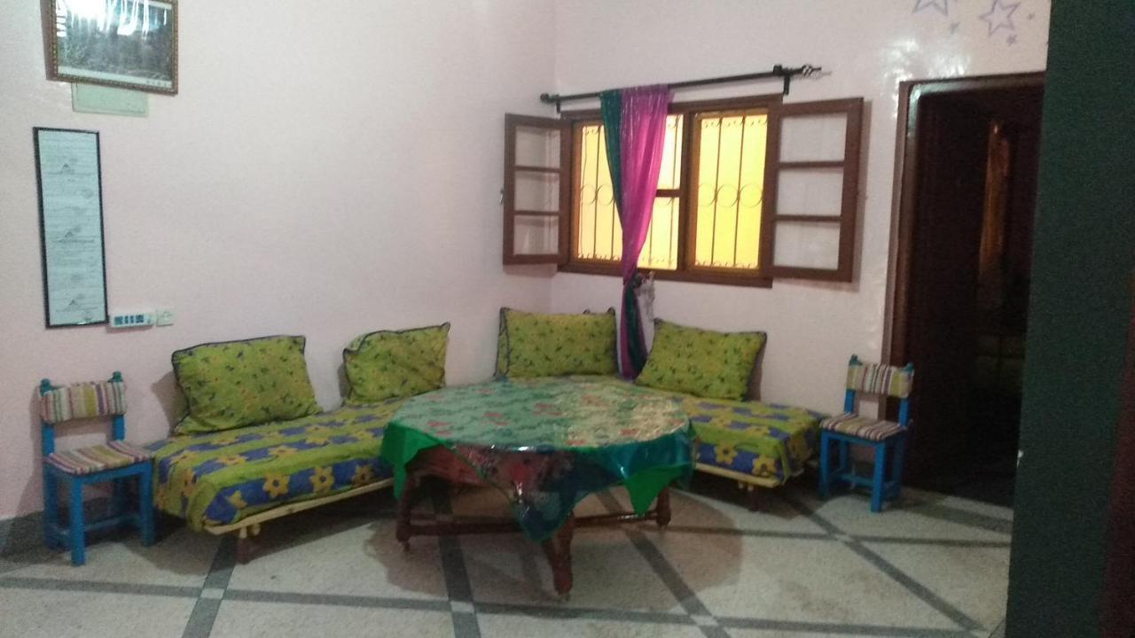 Auberge De La Jeunesse Tajda Buitenkant foto